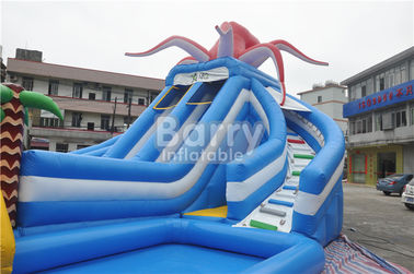 Jungle Inflatable Hurricane Backyard สไลด์น้ำทำให้พอง Theme Park Water Slide พร้อมหลักสูตรอุปสรรคทำให้พอง